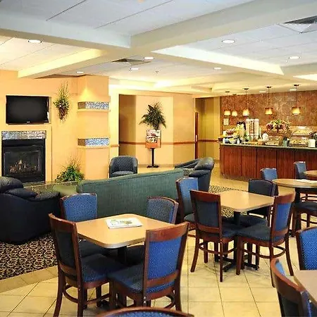 La Quinta By Wyndham Springfield Airport Plaza 