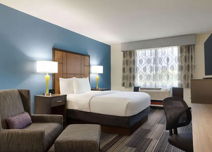 La Quinta By Wyndham Springfield Airport Plaza