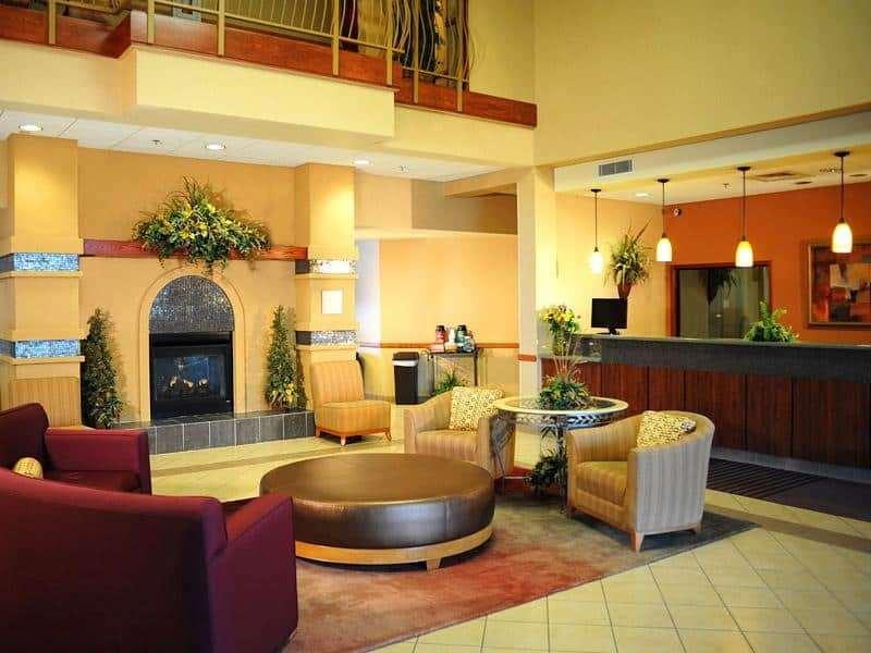 La Quinta By Wyndham Airport Plaza Hotel 3*