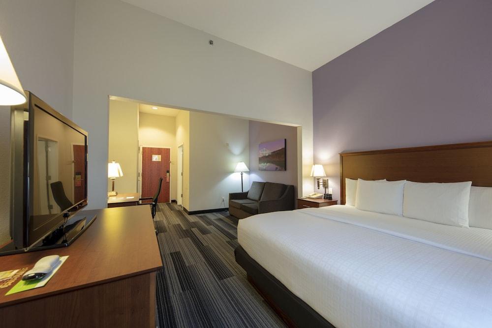 La Quinta By Wyndham Airport Plaza 3*