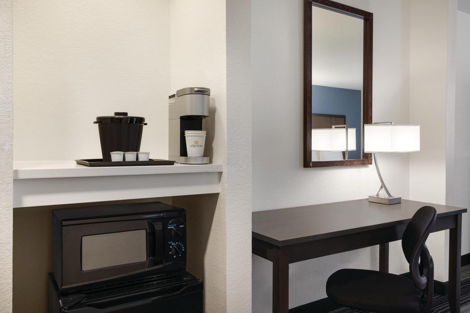 La Quinta By Wyndham Airport Plaza