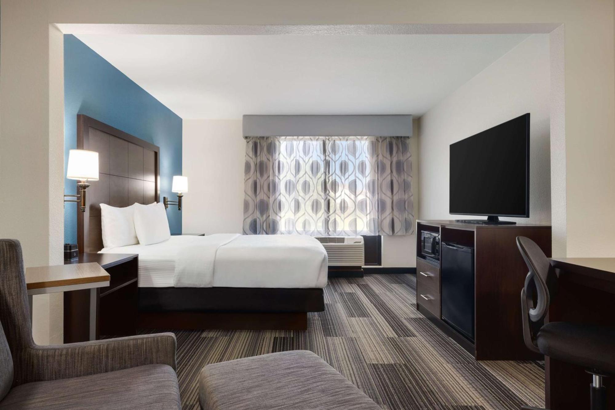 La Quinta By Wyndham Airport Plaza 3*