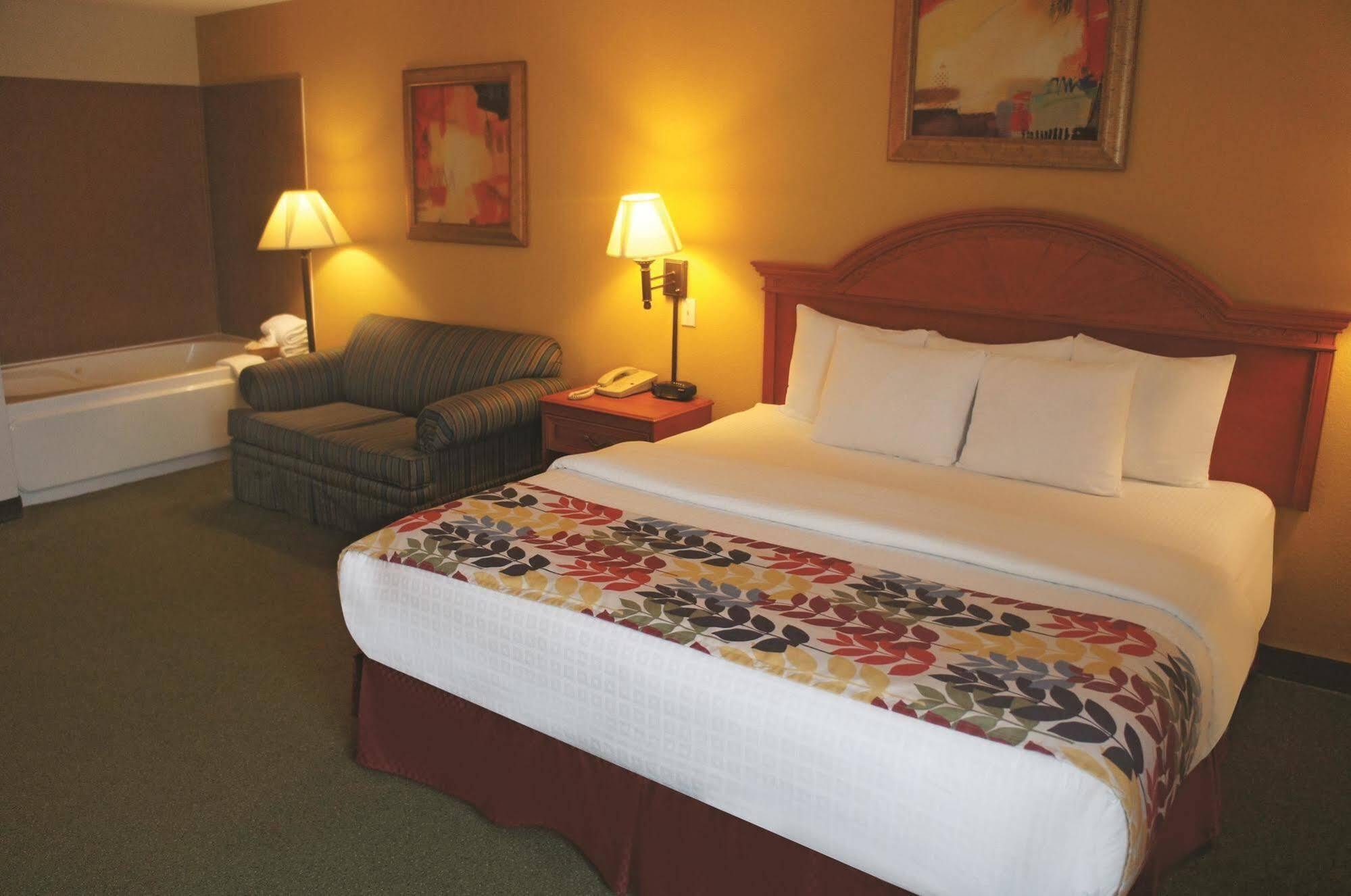 La Quinta By Wyndham Airport Plaza Hotel Springfield