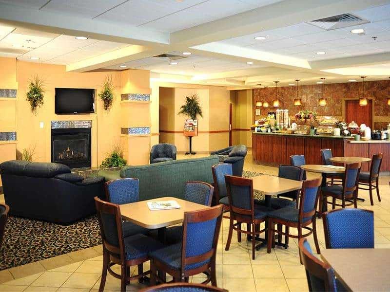 Hotel La Quinta By Wyndham Airport Plaza 3*